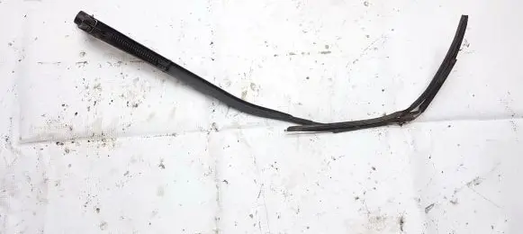 Chevrolet Tacuma Front wiper blade arm