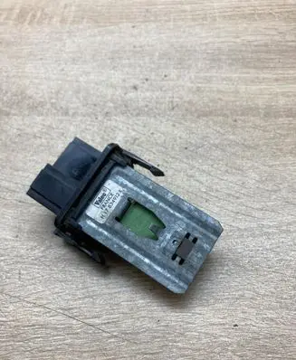 Volkswagen Golf III Heater blower motor/fan resistor 1H0959263