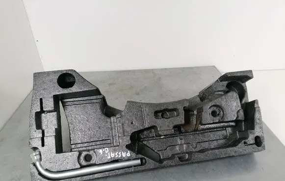 Volkswagen PASSAT B6 Tool box 3C5012115D