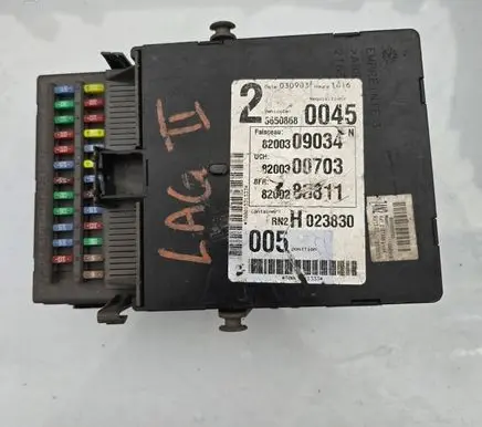 Renault Laguna II Fuse module 8200300703 3650868 8200309034