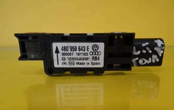 Volkswagen Touran I Airbag deployment crash/impact sensor 4B0959643E