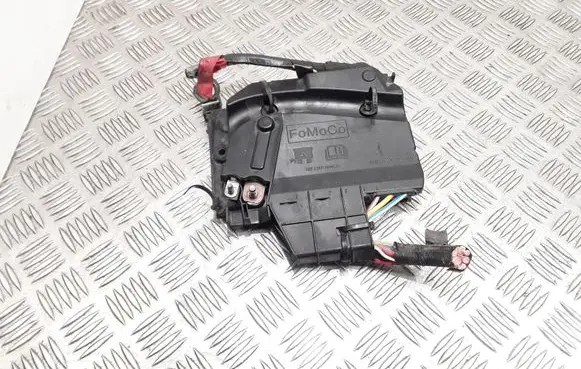 Ford Focus Fuse module AV6T14A067BC