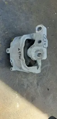 Volkswagen Touran I Engine mount vacuum valve 1K0199262
