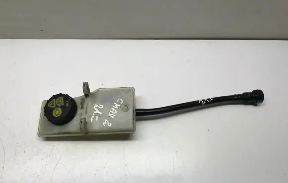 Brake fluid reservoir