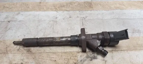 Fuel injector