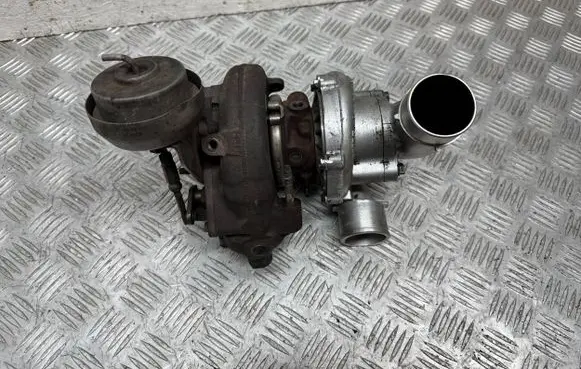 Toyota Auris 150 Turbo 172010R021 07051600997