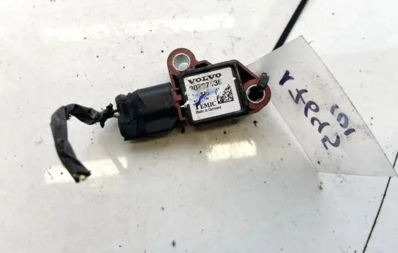 Volvo V50 Airbag deployment crash/impact sensor 30737138