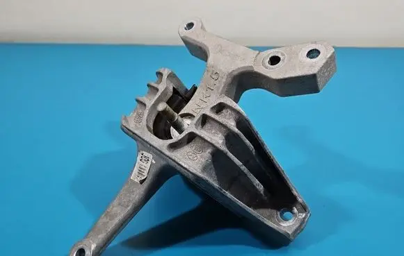 Hyundai i30 Gearbox mounting bracket 21810-J7000 IMPRK1532121