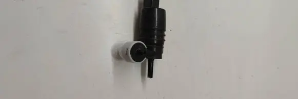 BMW 1 F40 Windscreen/windshield washer pump 7388349
