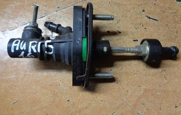 Toyota Auris E180 Clutch slave cylinder 3142002042A