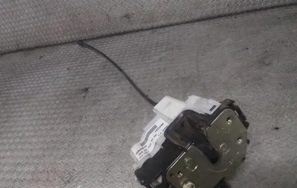 Fiat Panda II Rear door lock 46803514