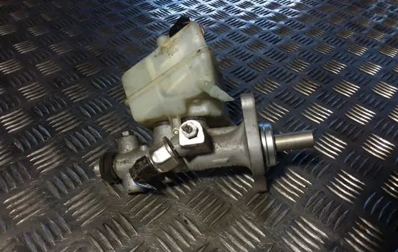 Mercedes-Benz C W203 Master brake cylinder A2034300002