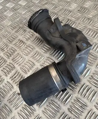 Toyota Avensis T270 Intercooler hose/pipe 172750X011
