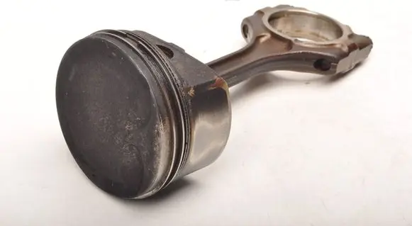 Hyundai i30 Piston with connecting rod 