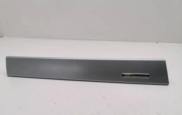 Dashboard glove box trim