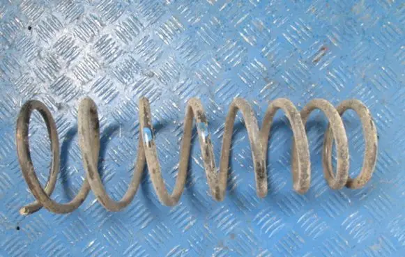 Toyota Avensis T220 Rear coil spring