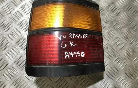 Volkswagen PASSAT B3 Rear/tail lights 333945111 333945257