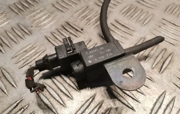 BMW 1 E81 E87 Turbo solenoid valve 1742712