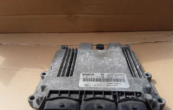 Renault Espace - Grand espace IV Engine control unit/module 0281012996