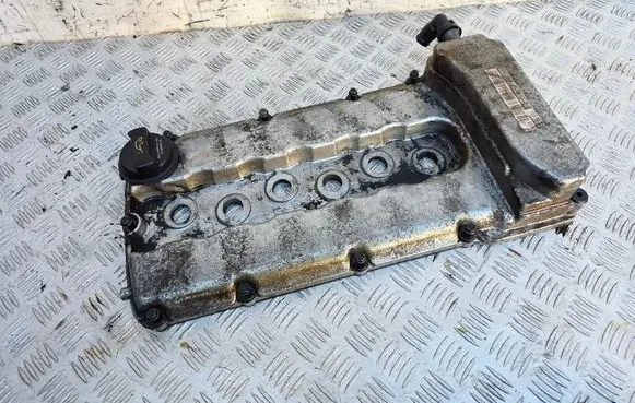 Volkswagen Touareg I Rocker cam cover 022103475Q