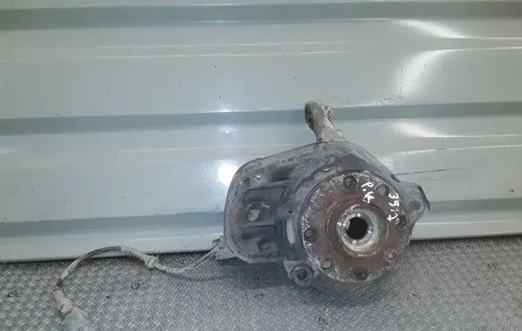 Opel Meriva A Front wheel hub spindle knuckle