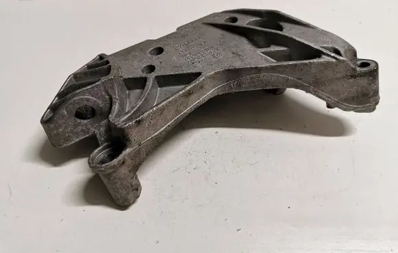 Volkswagen Eos Engine mounting bracket 06J199207P