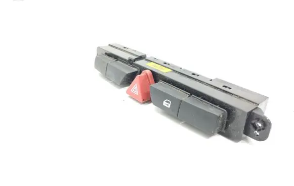 KIA Ceed Hazard light switch 937001H900