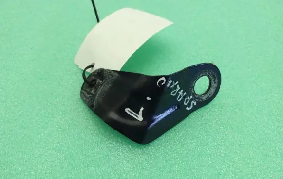 Fender mounting bracket
