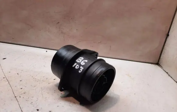Volkswagen PASSAT B6 Mass air flow meter 074906461B 0281002461