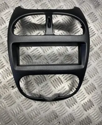 Peugeot 206 Center console 8291