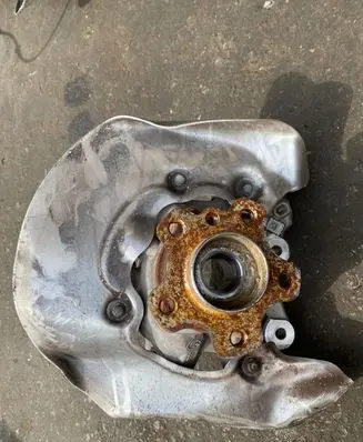 BMW 5 G30 G31 Rear wheel hub 6869788