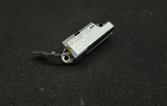 Volkswagen PASSAT B5 Airbag deployment crash/impact sensor IJ0909606N