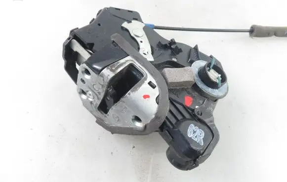 Toyota Corolla Verso E121 Front door lock 