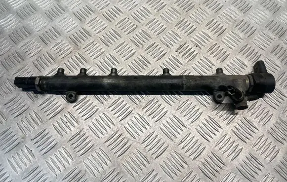Mercedes-Benz E W211 Fuel main line pipe A6110700395