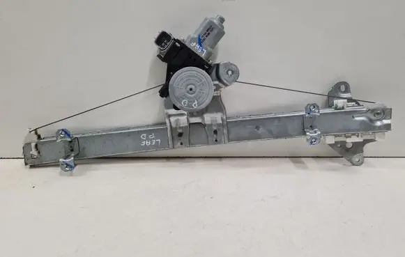 Nissan Leaf I (ZE0) Front door window regulator with motor 807313NF0A 130216