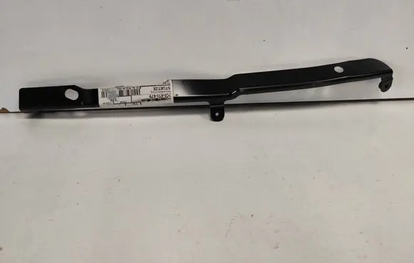 Volkswagen Crafter Fender mounting bracket 7C0810679