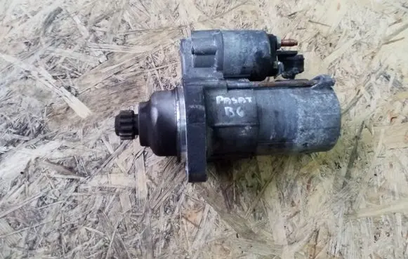 Volkswagen PASSAT B6 Starter motor 02M911024A