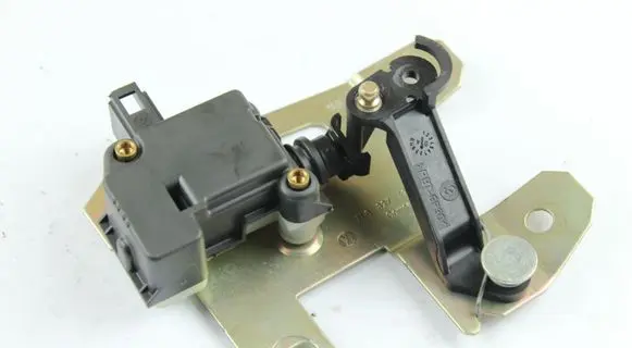 Volkswagen Touareg I Tailgate boot lock/latch motor 7L6827425