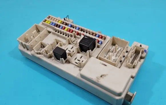 Volvo S40 Fuse box set 8690719 IMPRK1420787