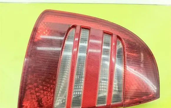 Skoda Superb B5 (3U) Rear/tail lights ZSB3U5945095