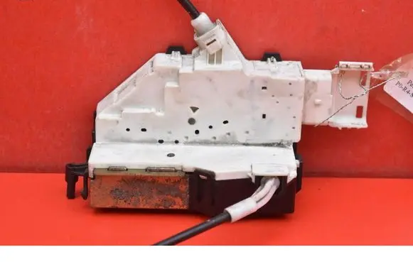 Peugeot 407 Front door lock