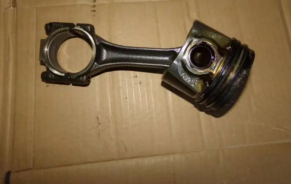 Volkswagen Sharan Piston with connecting rod
