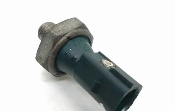 Audi A3 S3 A3 Sportback 8P Oil pressure sensor 03c919081
