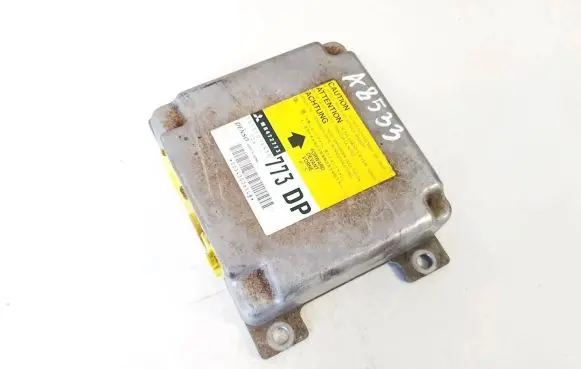 Mitsubishi Pajero Airbag control unit/module mr272773 152300-3430