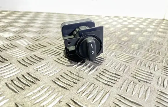 Mercedes-Benz A W169 Light switch 1695451304 32220301