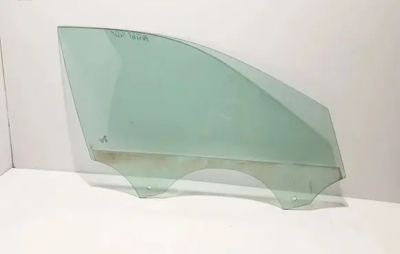 Volkswagen PASSAT B8 Front door window glass four-door