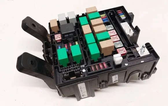 KIA Sportage Fuse module
