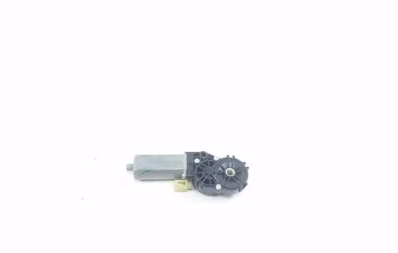BMW 5 E60 E61 Seat adjustment motor 8316670 0390201999