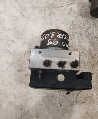 Toyota Land Cruiser (HDJ90) ABS Pump 9A212679