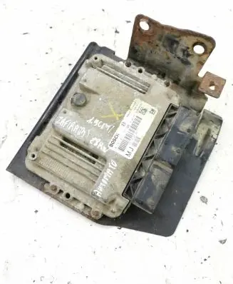 Opel Zafira B Engine control unit/module 1039S36393 0281015767 55570807
